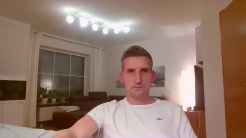 Name online show from 11/10/25, 08:41