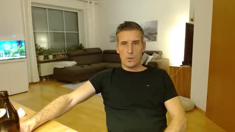 Snapshot of andre029 chatting on 11/30/25, 03:38 Name online show from 11/30/25, 03:38