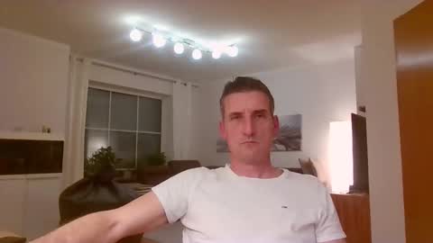 Snapshot of andre029 chatting on 01/06/26, 04:32 Name online show from 01/06/26, 04:32
