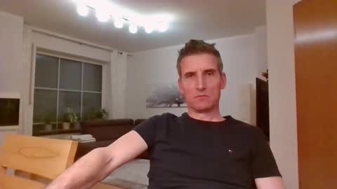 Snapshot of andre029 chatting on 04/12/26, 05:51 Name online show from 04/12/26, 05:51