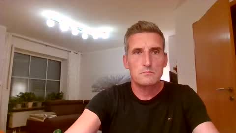 Snapshot of andre029 chatting on 07/08/26, 07:29 Name online show from 07/08/26, 07:29