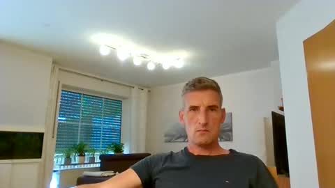 Snapshot of andre029 chatting on 08/09/26, 01:49 Name online show from 08/09/26, 01:49