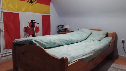 Snapshot of andre124231 chatting on 12/18/24, 08:14 Andre online show from 12/18/24, 08:14