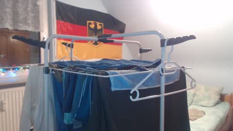 Snapshot of andre124231 chatting on 01/03/25, 08:01 Andre online show from 01/03/25, 08:01