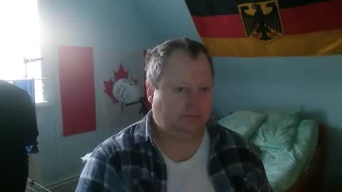 Snapshot of andre124231 chatting on 11/15/25, 11:18 Andre online show from 11/15/25, 11:18