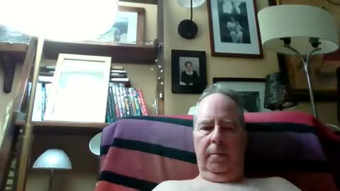 Snapshot of andre6045 chatting on 04/13/26, 01:33 andre6045 online show from 04/13/26, 01:33