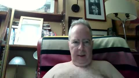 Snapshot of andre6045 chatting on 04/14/26, 07:09 andre6045 online show from 04/14/26, 07:09