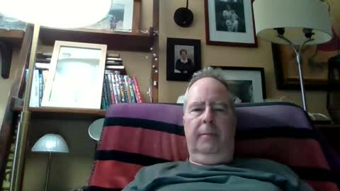 Snapshot of andre6045 chatting on 04/18/26, 08:42 andre6045 online show from 04/18/26, 08:42