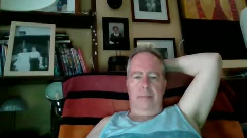 Snapshot of andre6045 chatting on 04/26/26, 07:55 andre6045 online show from 04/26/26, 07:55
