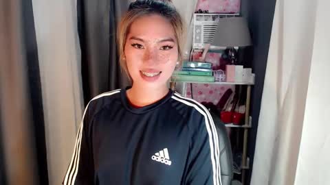 andrea06121998 online show from 04/11/26, 08:24