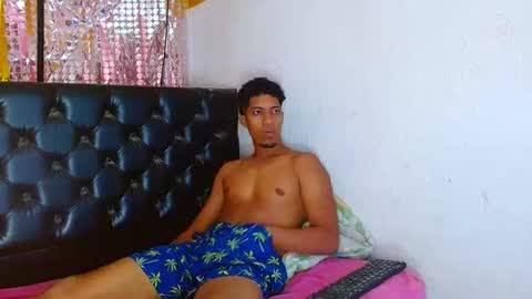 Snapshot of andrea_andres_couplehot chatting on 05/01/26, 03:00 andrea andres couplehot online show from 05/01/26, 03:00