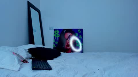 Snapshot of andrea_cherryy_ chatting on 10/29/25, 01:46 Andrea Cherry online show from 10/29/25, 01:46