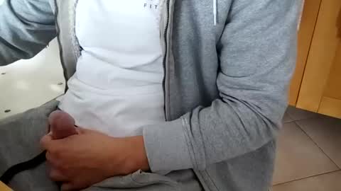 Snapshot of andrea_feetlover chatting on 10/11/25, 02:04 andrea_feetlover online show from 10/11/25, 02:04