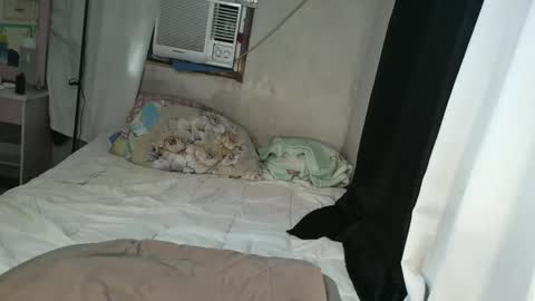 yanie online show from 11/28/25, 07:11