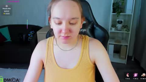 Andrea hereGMT7Mon Tue Wen ThFri Sat Su 0300am-0900am. online show from 03/25/26, 01:00