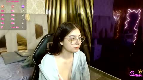 andrea_tay1 online show from 06/15/26, 11:45
