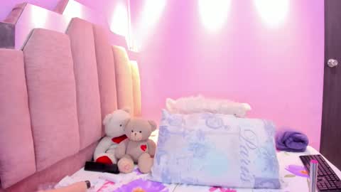 A n d r  e a S w e e t  online show from 12/15/25, 08:35