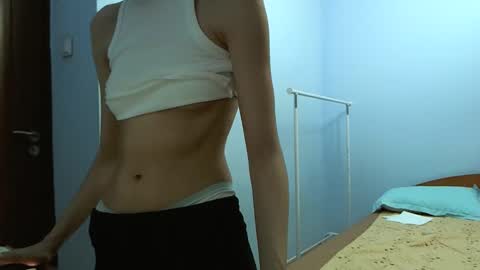 Snapshot of andreea713 chatting on 10/23/25, 08:51 andreea713 online show from 10/23/25, 08:51