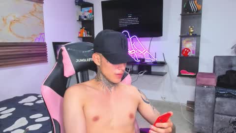 andrees_s online show from 10/15/25, 02:55