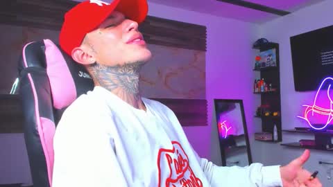 andrees_s online show from 10/26/25, 11:31