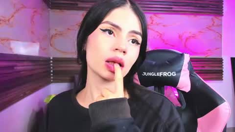 Snapshot of andrees_s chatting on 06/15/26, 03:09 andrees_s online show from 06/15/26, 03:09