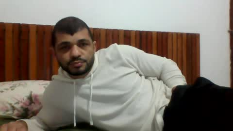 Snapshot of andreloko123 chatting on 06/14/26, 01:58 andreloko123 online show from 06/14/26, 01:58