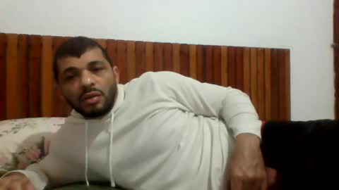 Snapshot of andreloko123 chatting on 06/14/26, 02:24 andreloko123 online show from 06/14/26, 02:24
