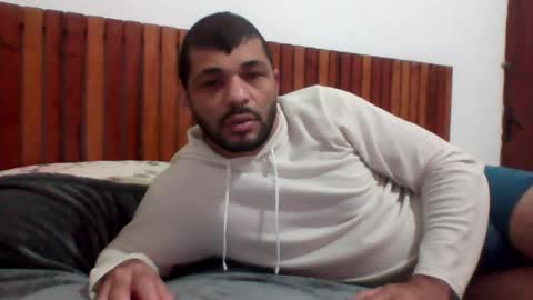 Snapshot of andreloko123 chatting on 06/15/26, 02:25 andreloko123 online show from 06/15/26, 02:25