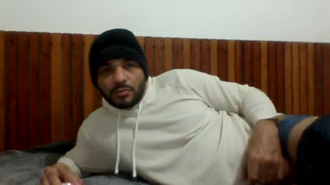 Snapshot of andreloko123 chatting on 06/17/26, 01:08 andreloko123 online show from 06/17/26, 01:08