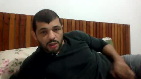 Snapshot of andreloko123 chatting on 06/19/26, 01:54 andreloko123 online show from 06/19/26, 01:54