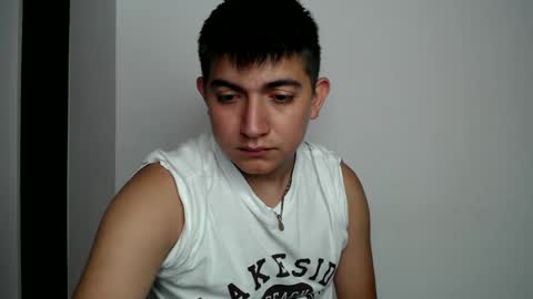 Snapshot of andres02smile848901 chatting on 05/10/26, 04:34 andres02smile848901 online show from 05/10/26, 04:34