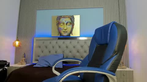 Snapshot of andres1_8 chatting on 05/03/26, 02:06 IM ANDRES online show from 05/03/26, 02:06