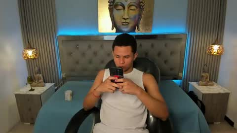 Snapshot of andres1_8 chatting on 05/29/26, 03:37 IM ANDRES online show from 05/29/26, 03:37