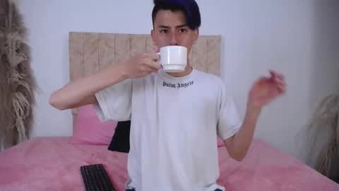 Snapshot of andres992563 chatting on 02/02/25, 05:10 Alann online show from 02/02/25, 05:10