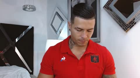 insta andres clark  online show from 02/08/25, 06:01