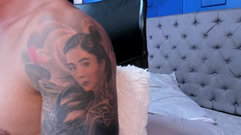 insta andres clark  online show from 11/22/25, 06:18