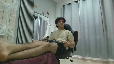 Snapshot of andres_cream chatting on 10/13/25, 12:38 andres_cream online show from 10/13/25, 12:38