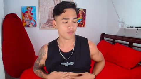 Snapshot of andres_santos777 chatting on 01/10/25, 05:26 andres_santos777 online show from 01/10/25, 05:26