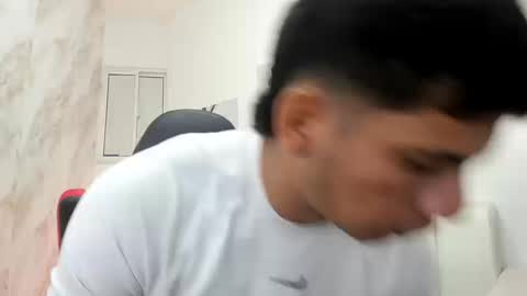 andres_stud online show from 09/17/25, 04:47