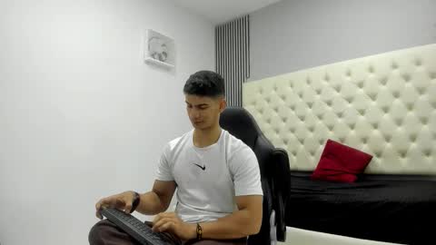 andres_stud online show from 03/25/26, 04:29
