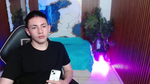 Snapshot of andres_tay chatting on 04/13/26, 03:01 andres_tay online show from 04/13/26, 03:01