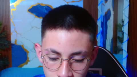 Snapshot of andres_tay chatting on 04/18/26, 02:59 andres_tay online show from 04/18/26, 02:59
