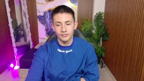 Snapshot of andres_tay chatting on 05/26/26, 02:40 andres_tay online show from 05/26/26, 02:40