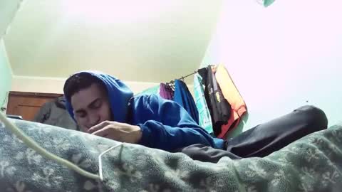 andrescaraballo18 online show from 10/09/25, 05:05