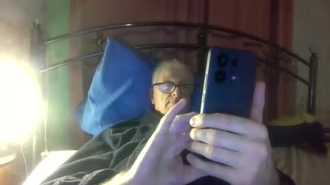 Snapshot of andrew160258 chatting on 02/15/26, 10:50 Andrew online show from 02/15/26, 10:50