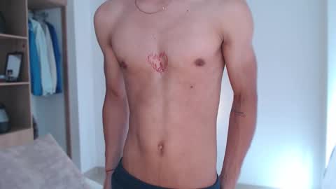 Snapshot of andrew_courtz chatting on 02/10/26, 08:35 Andrew Courtz online show from 02/10/26, 08:35