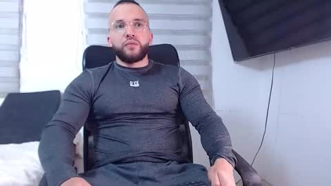 andrew_holden__ online show from 01/14/26, 02:06