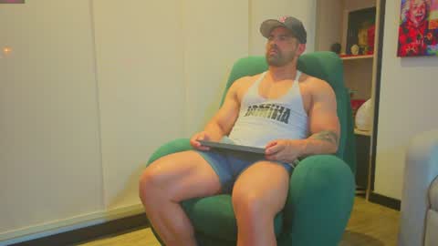 Snapshot of andrewfame chatting on 06/14/26, 01:58 Andrew online show from 06/14/26, 01:58