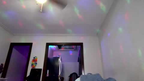 Snapshot of andrewgennie chatting on 11/11/25, 05:40 andrewgennie online show from 11/11/25, 05:40