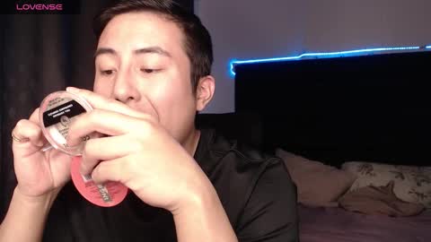 andrewmhilton_ online show from 01/11/26, 06:40